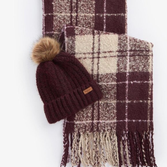 NWT Saltburn Beanie & Tartan Scarf Gift Set - Picture 2 of 7